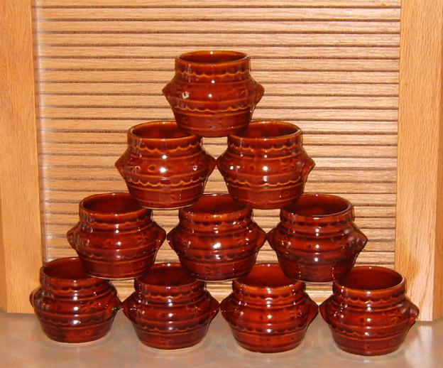 Individual size Mar-crest mini bean pots